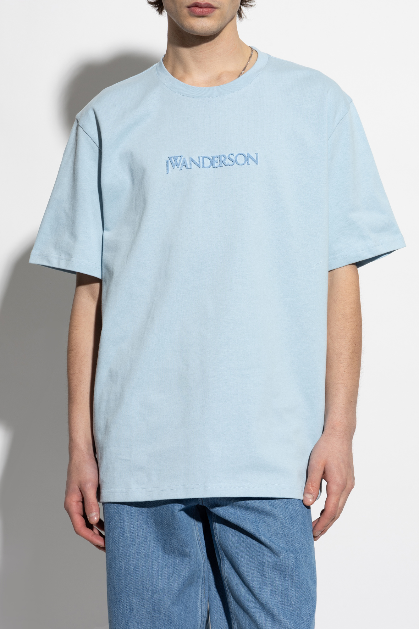 Jasnoniebieski T-shirt z logo JW Anderson - Vitkac Polska